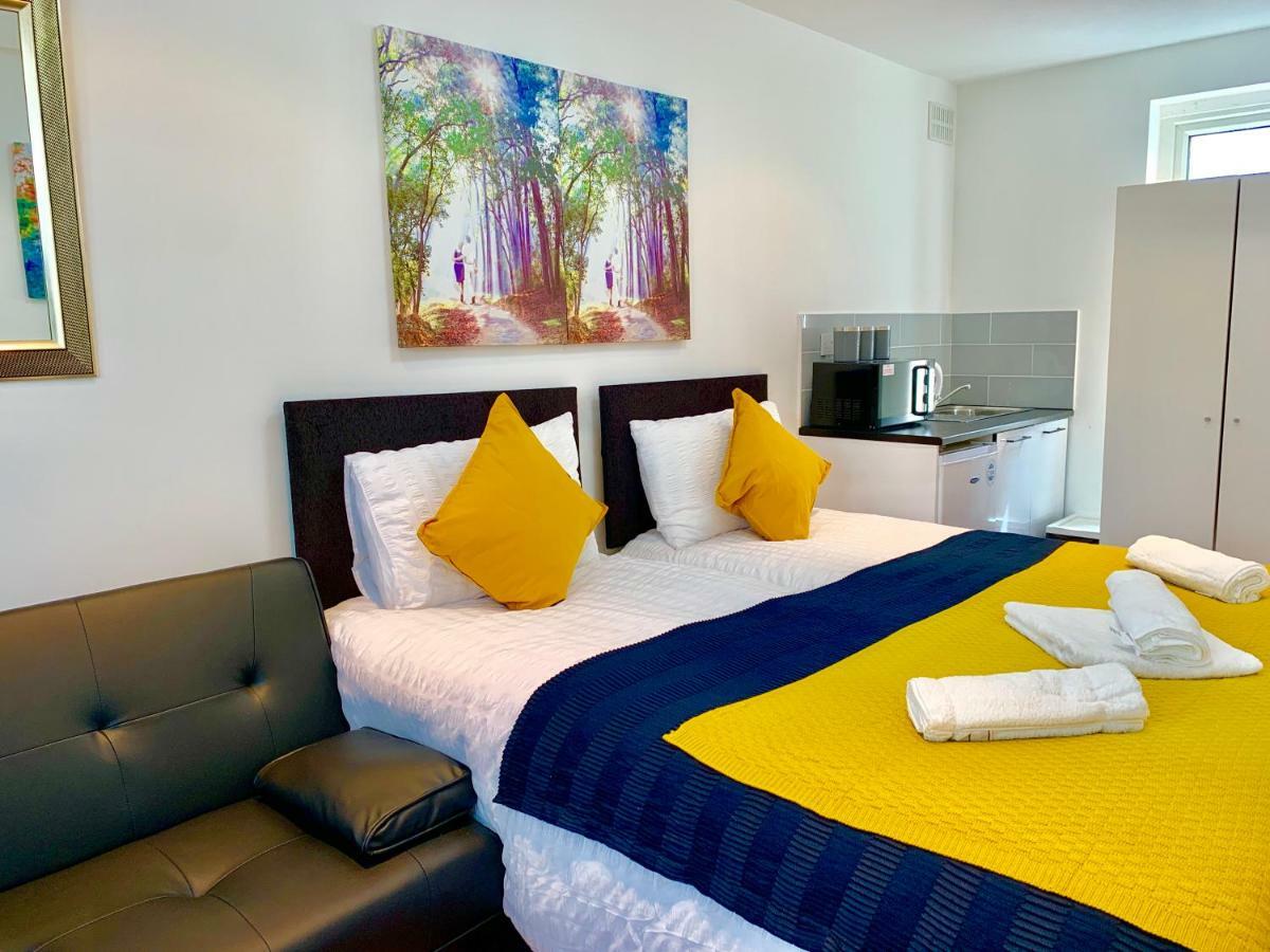 London Studio Apartments, Private Bathrooms And Parking Ilford Exterior photo